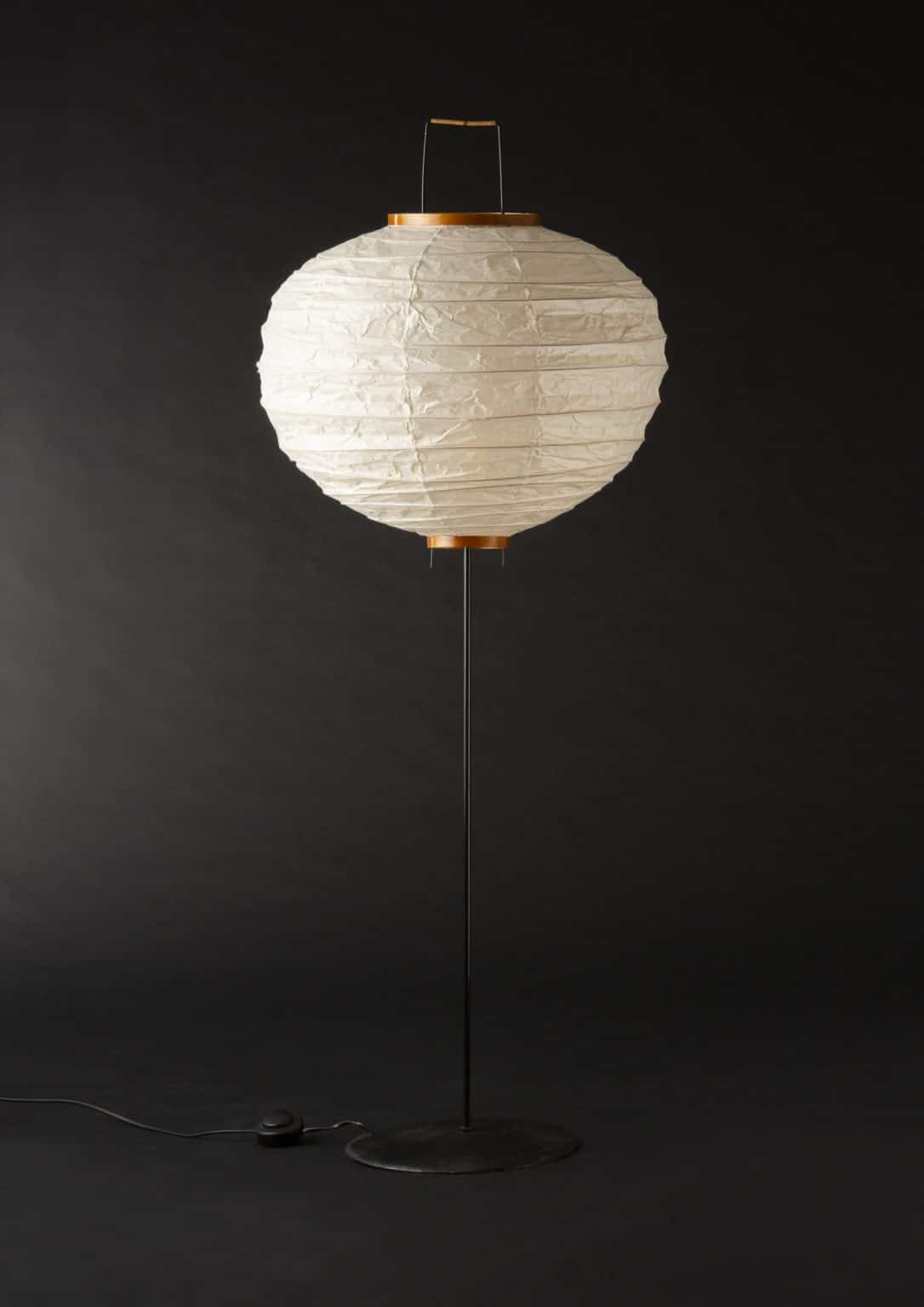 Akari modèle « 10DT » par Isamu Noguchi