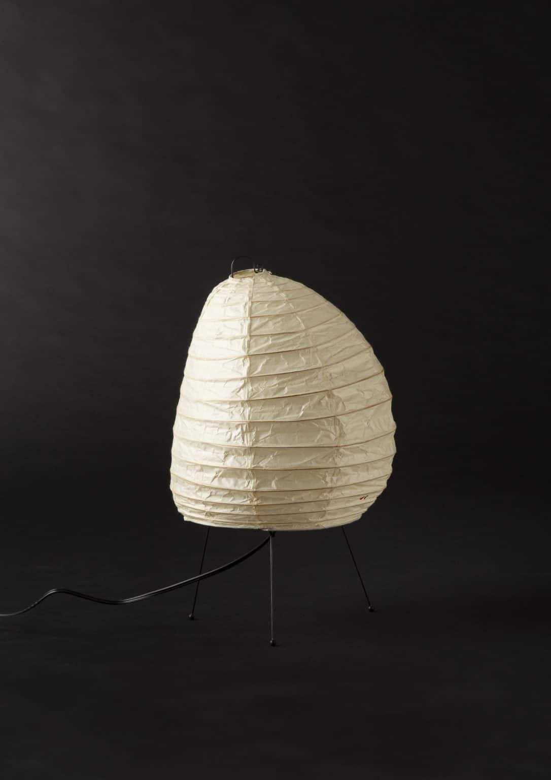 Akari modèle « 1N » par Isamu Noguchi