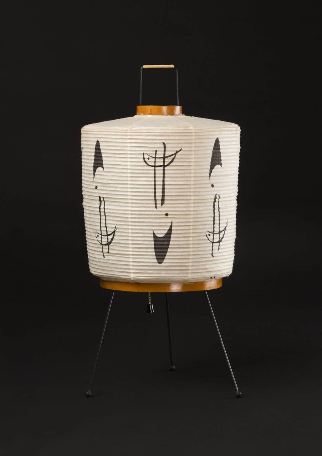 Akari modèle « 2A-UKAI » par Isamu Noguchi