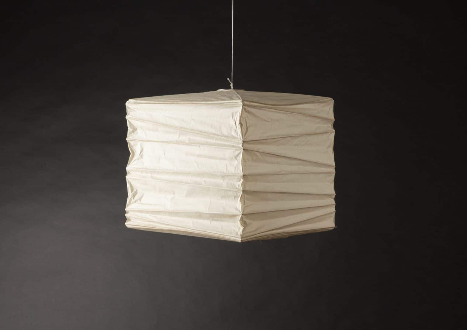 Akari modèle « 33X » par Isamu Noguchi