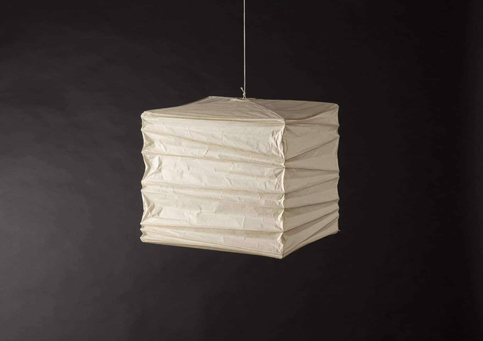 Akari modèle « 33X » par Isamu Noguchi