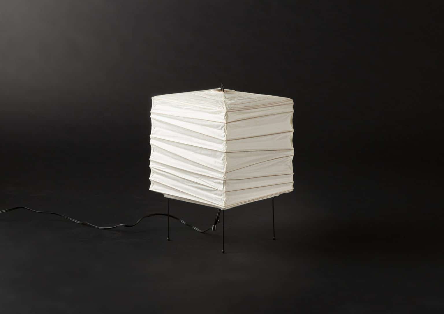 Akari modèle « 3X » par Isamu Noguchi