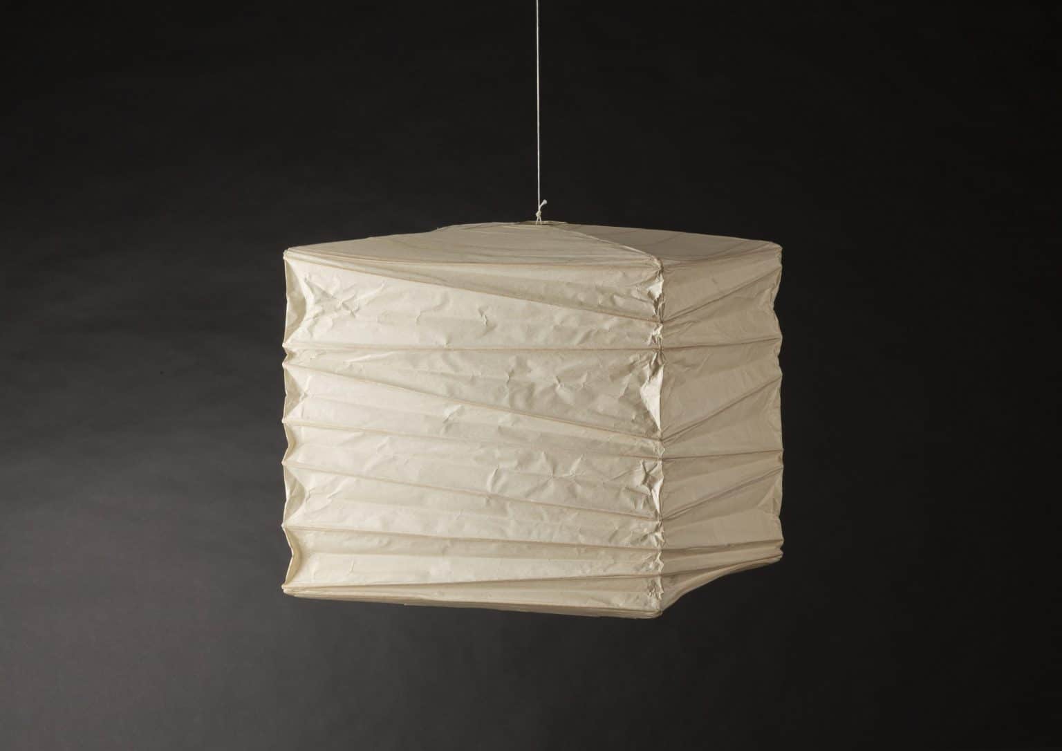 Akari modèle « 45X » par Isamu Noguchi