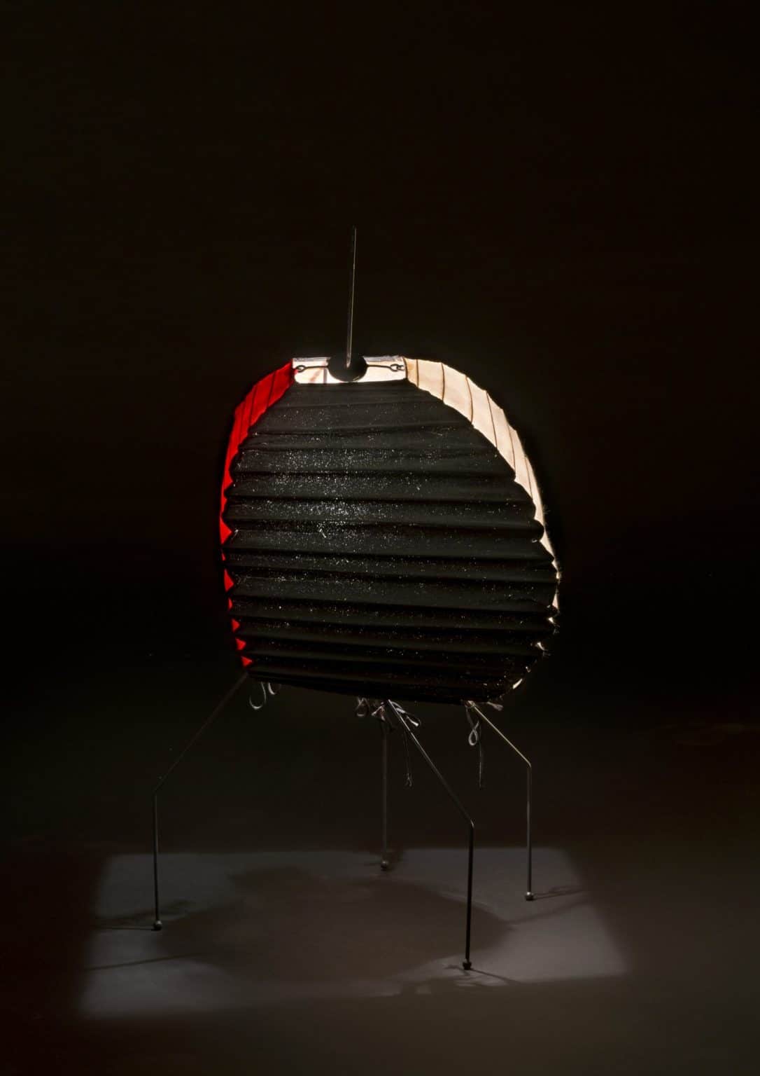 Akari modèle « UF1-0 » par Isamu Noguchi