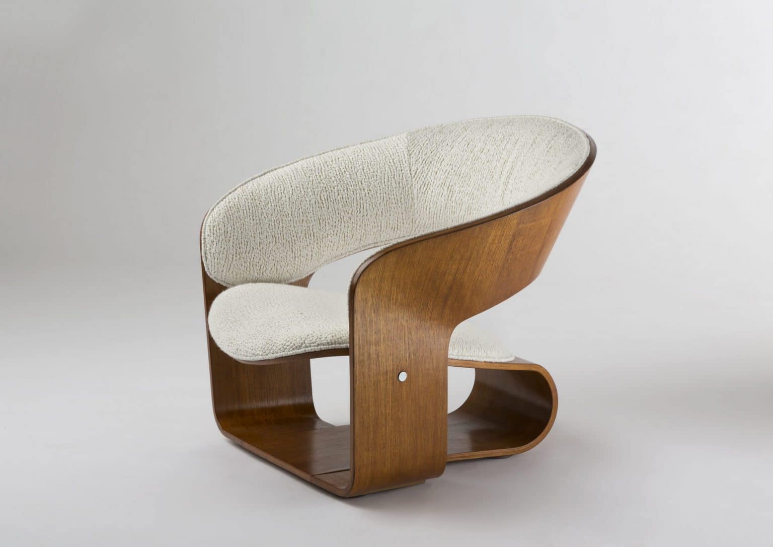 Fauteuil issu de la série  « HFgroup-1 » par Isamu Kenmochi