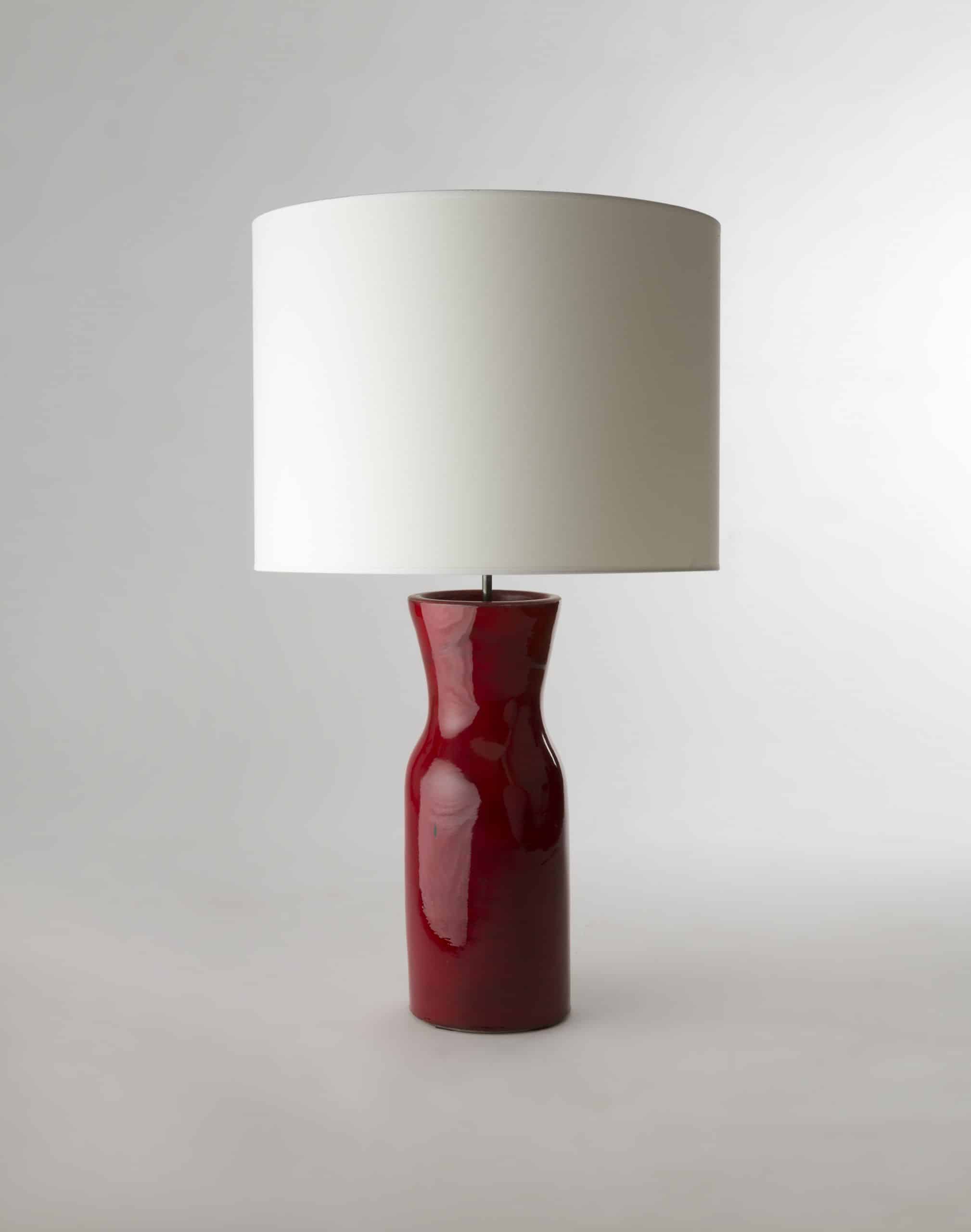 Grande lampe rouge par Georges Jouve