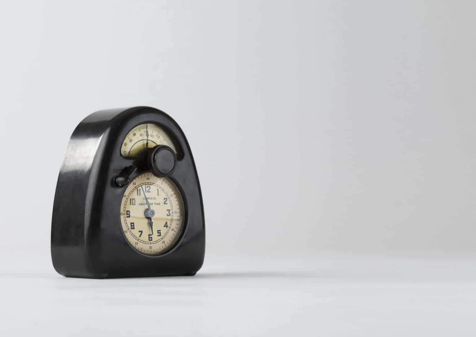 horloge-minuteur-measured-time-isamu-noguchi-1