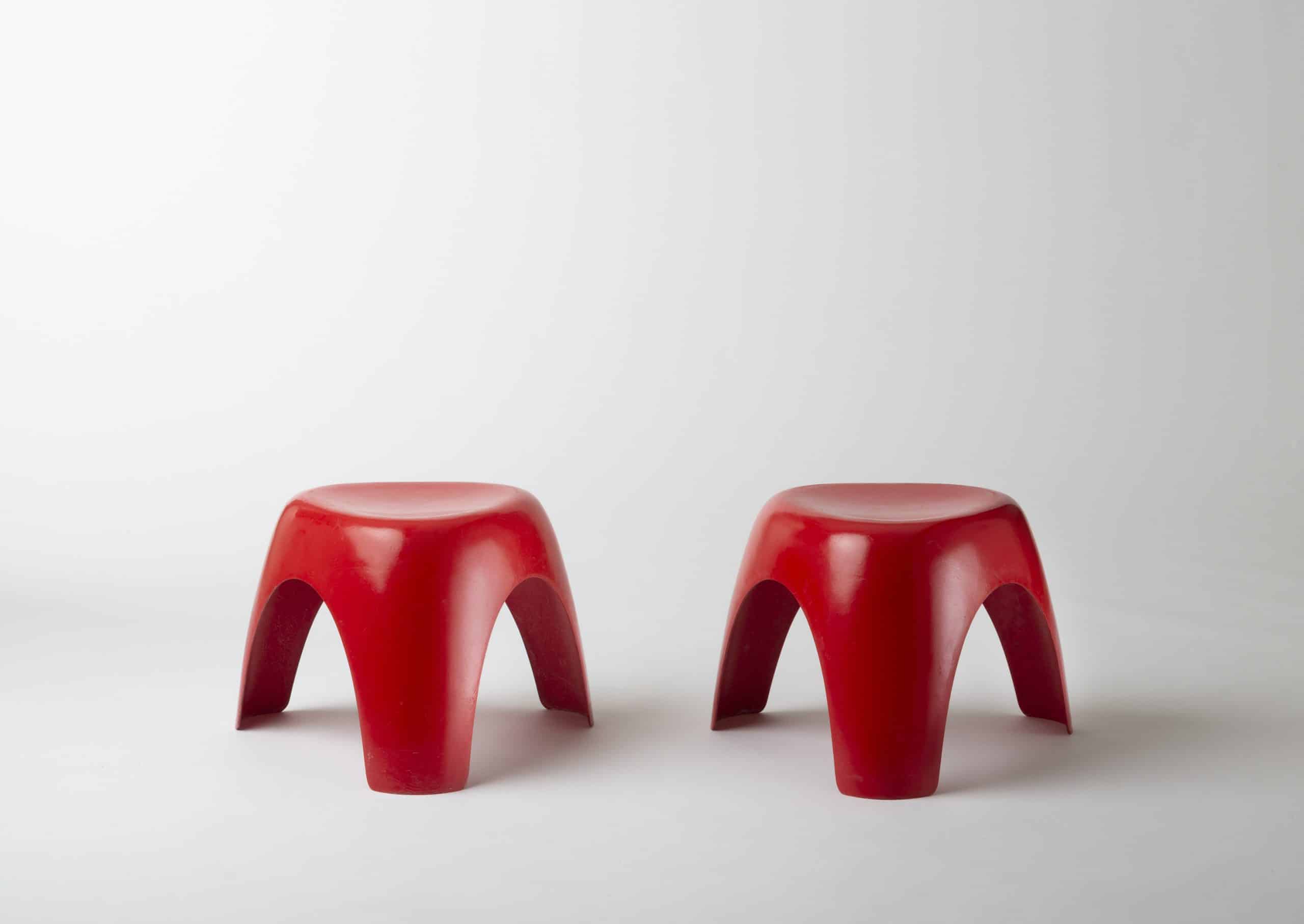 Paire de tabourets empilables « Elephant stool » par Sori Yanagi