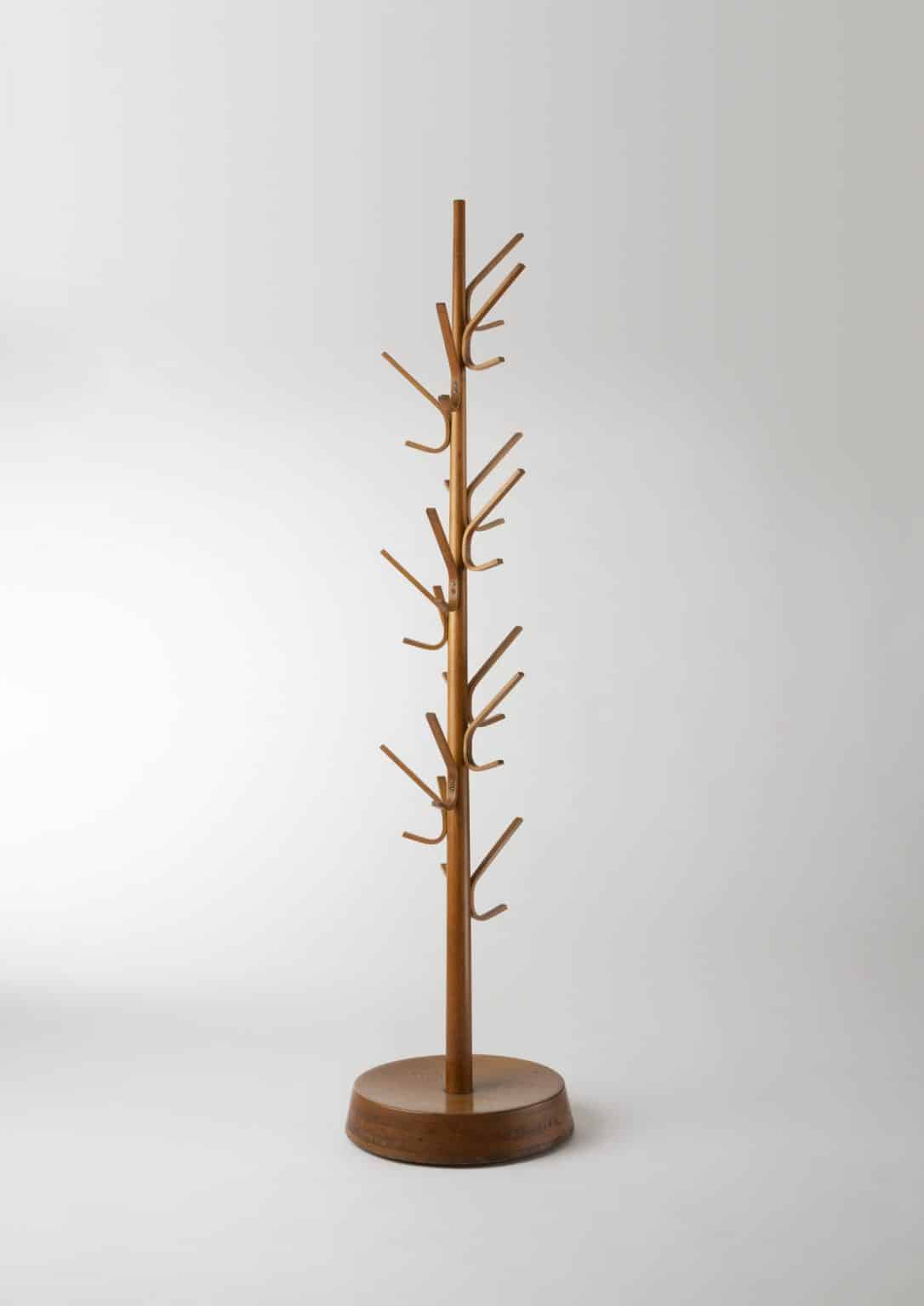 Porte-manteaux par Tendo Mokko