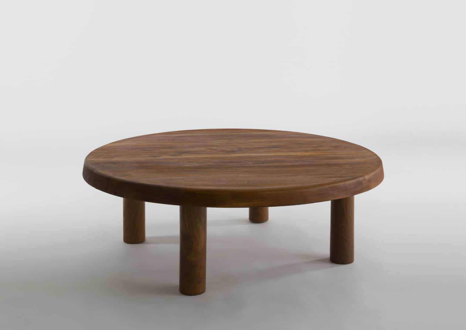 Table basse modèle « T02M » par Pierre Chapo