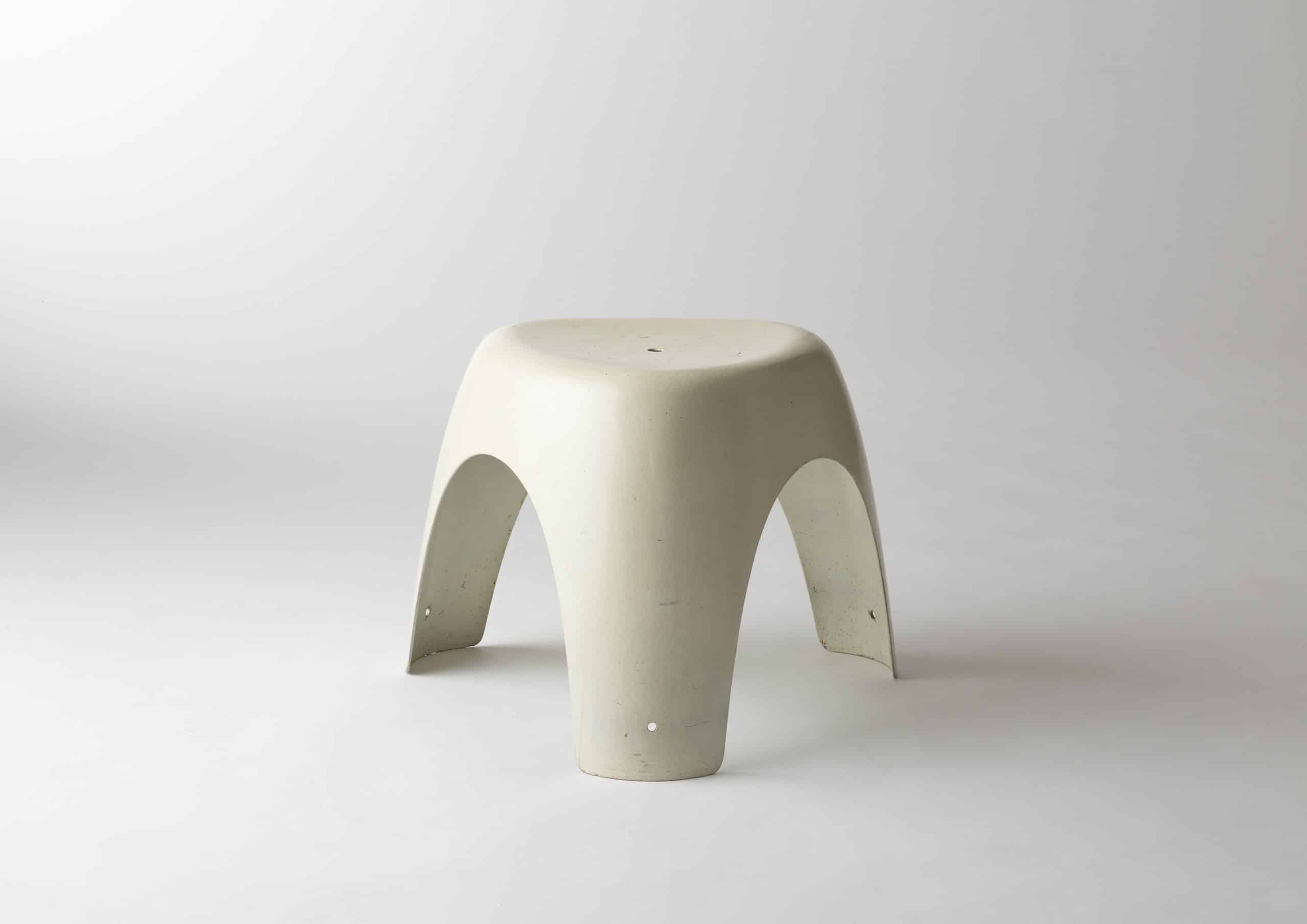 dit « Elephant stool » par Sori Yanagi