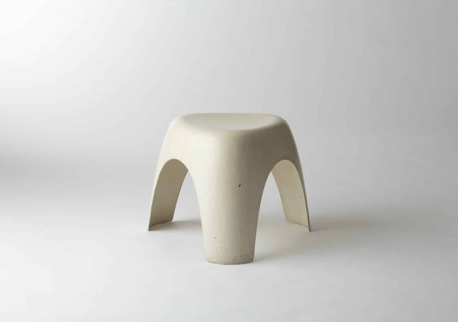 dit « Elephant stool » par Sori Yanagi