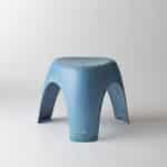 Tabouret empilable bleu