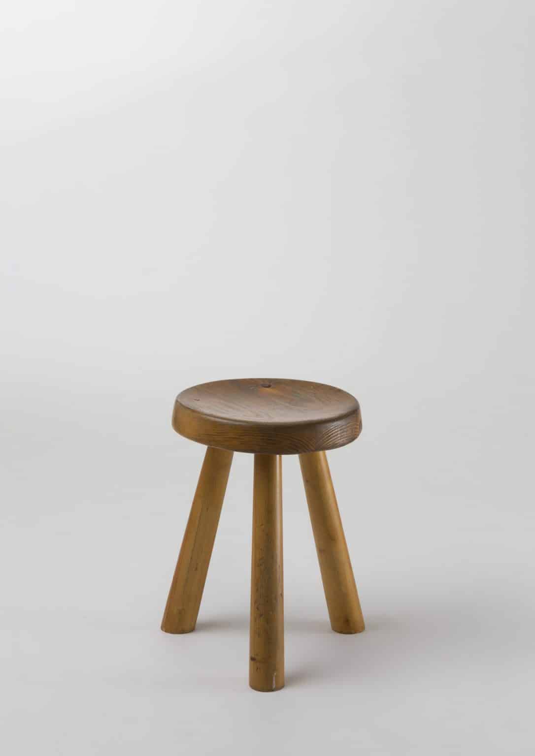 Tabouret « Massue » par Charlotte Perriand