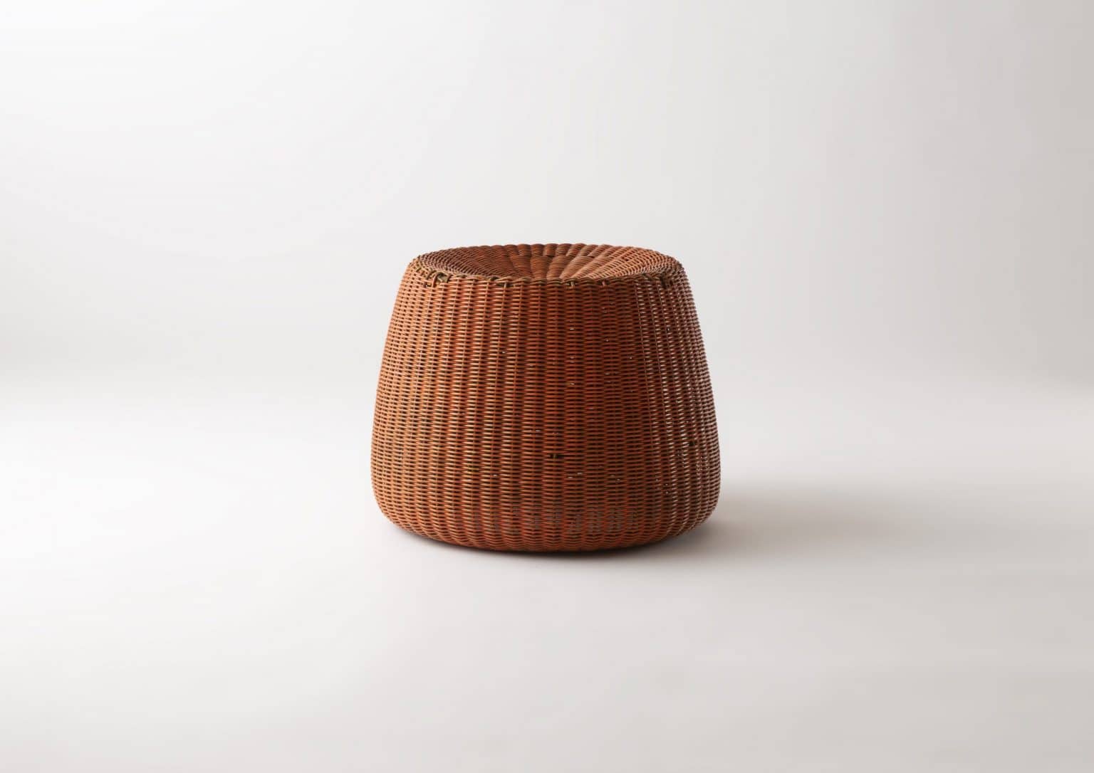 Tabouret modèle « S-303 » par Isamu Kenmochi