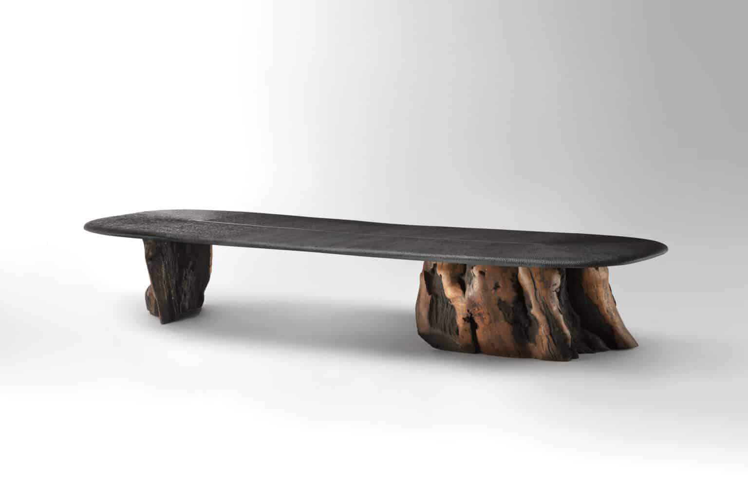 Grande table basse au cerisier par Takanobu