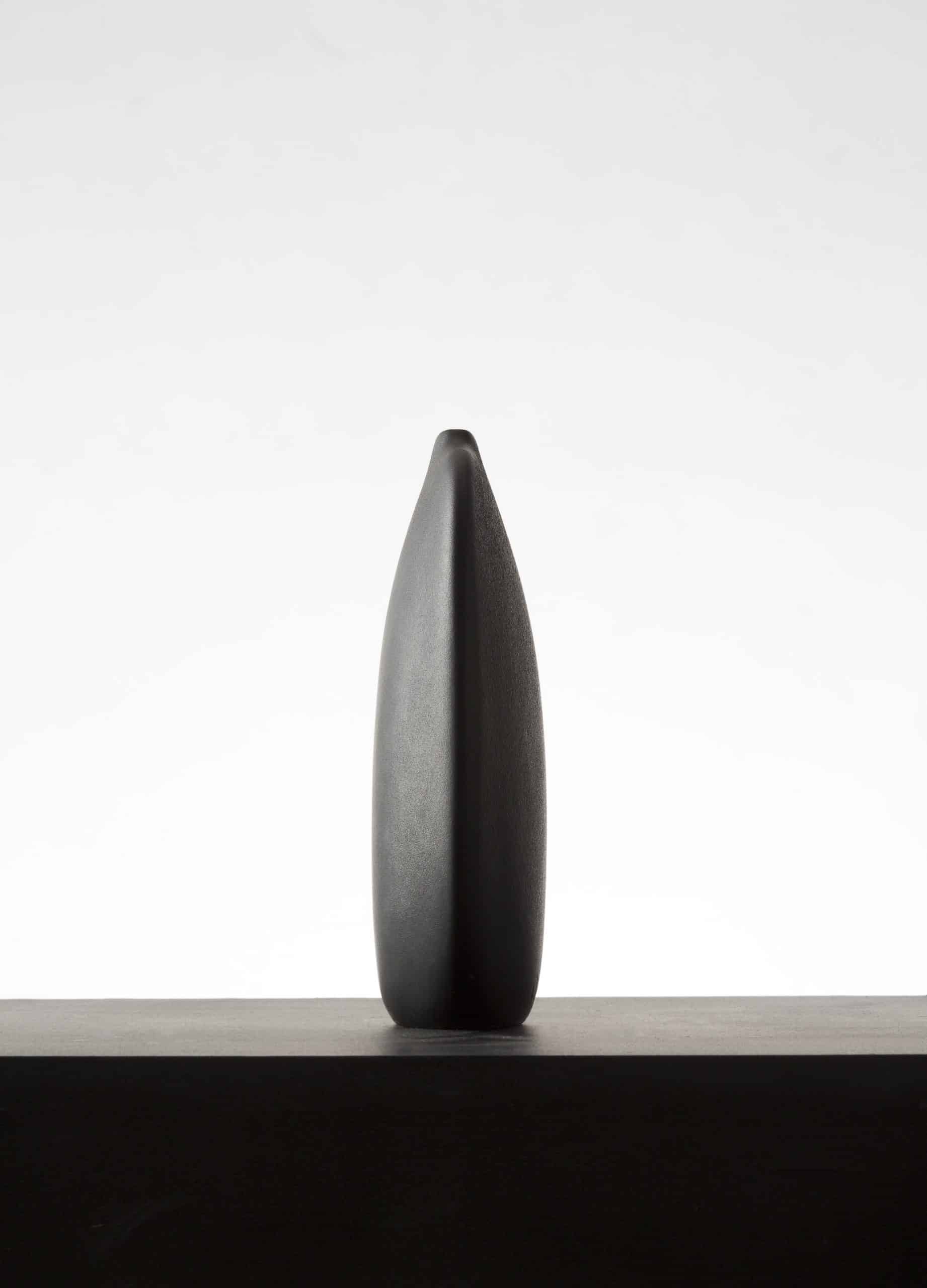 Vase  « Lentille » noir par Jacques & Dani Ruelland
